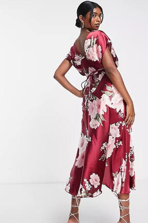 Jurk bruiloft gast lente met bloemen