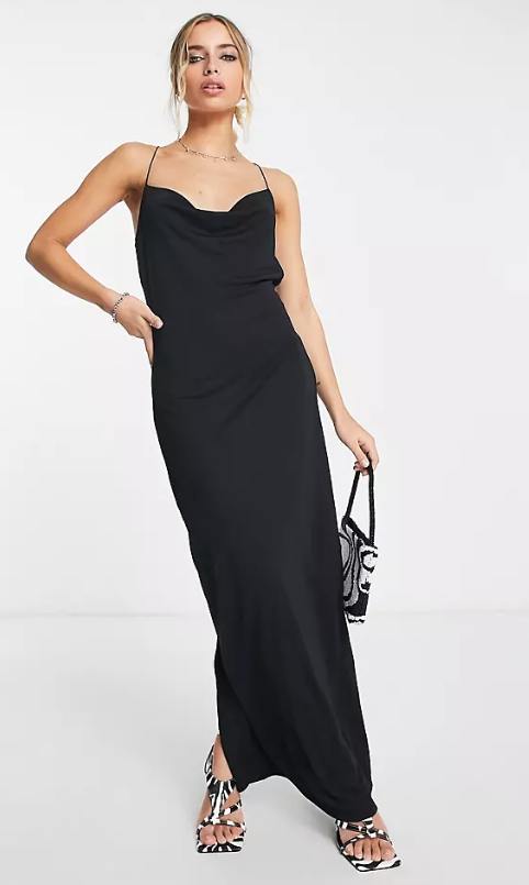 Slip dress voor bruiloft gast in de zomer